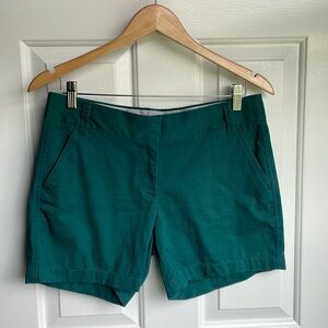 Never worn J crew 5” Chino short in green Sz 4